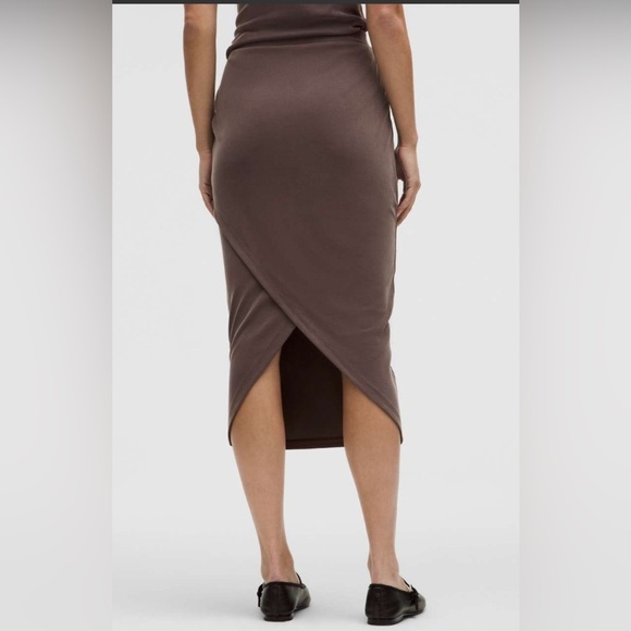 lululemon athletica Dresses & Skirts - NWT Lululemon Drapey Softstreme Column Midi Skirt- Espresso/ Size XL